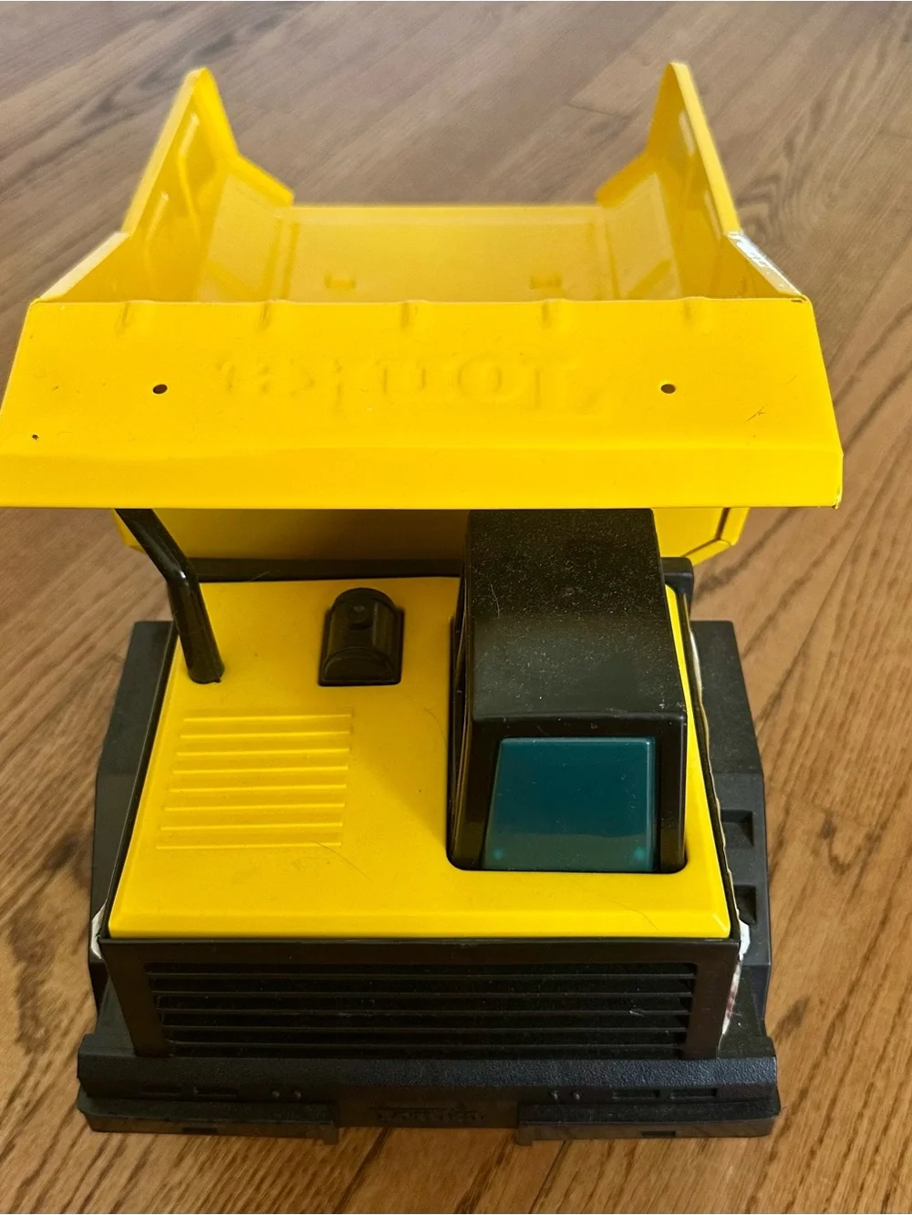 Tonka Steel Classics 952 Mighty Dump Truck
